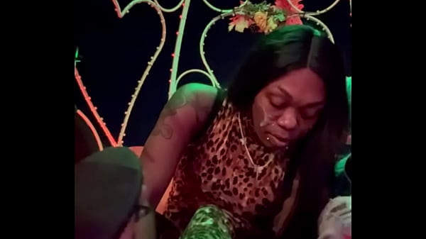 Play MP4 - Carriage ride facial with cum walk