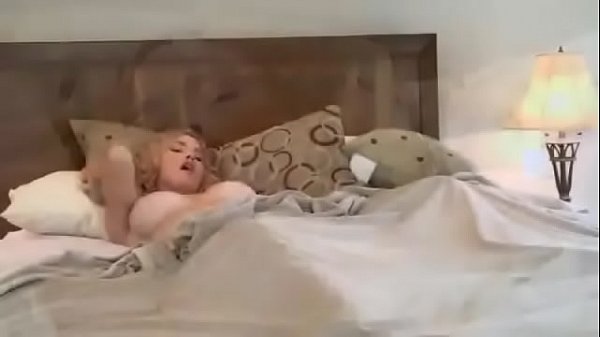 Play MP4 - Annie Cruz Sucks Cock Like A Pro