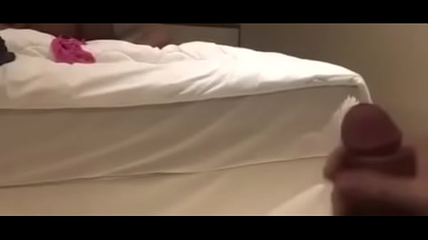 Play MP4 - Esposa safada cavalgando no pau do novinho e o corno filmando e se acabando na punheta&period;