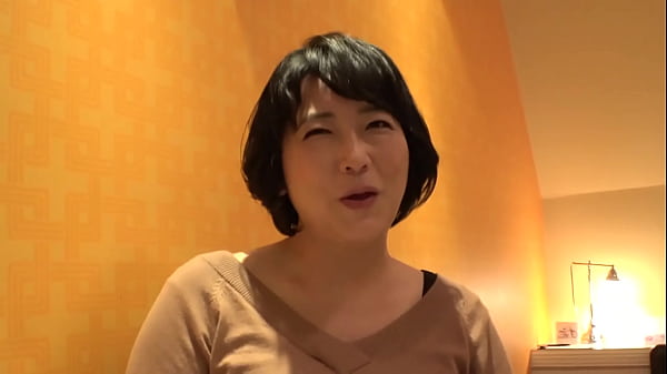 Play MP4 - Treasured footage of pregnant Japanese MILF in hotel