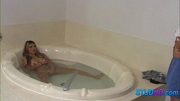 Stud fucks babe 0711 