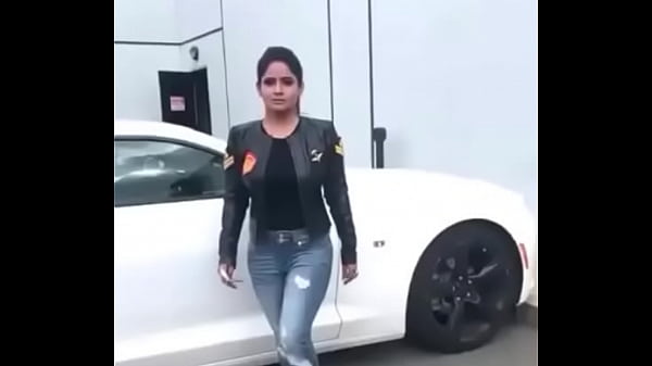 Nonton Hot Indian Sexy Babe Walking Slow Motion thumbnail