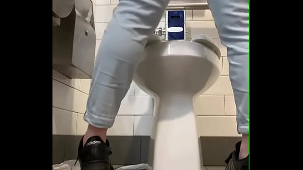 Play MP4 - Follow me to the bathroom four times