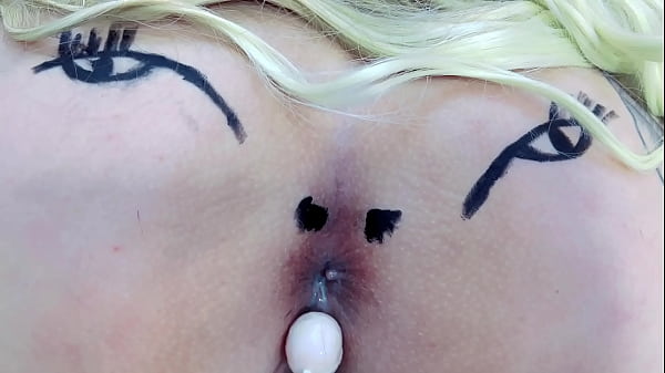 Mentes maliciosas v&atilde;o dizer que &eacute; um cu rosinha chupando pirulito completo no sheer e red 