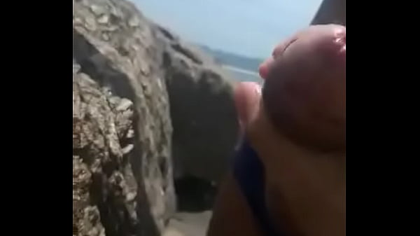 Nonton Uhhh Como Me Extra&ntilde;a Una Mamada En La Playa... thumbnail