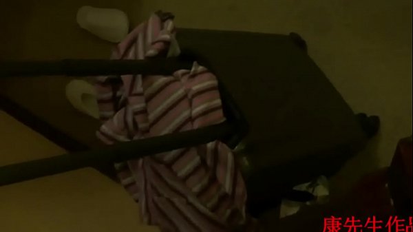 19岁上海南航空姐王琪穿着空姐服就开肏