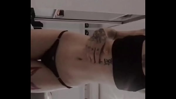 Nonton Oi Moh .. Passando Aqui Pra Avisar Que Eu Estou Fazendo Live No C&acirc;mera Priv&ecirc; Todo Dia .. thumbnail