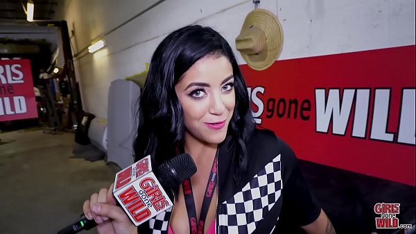 GIRLSGONEWILD - Brunette Babe Plays With Her Shaved Pussy 