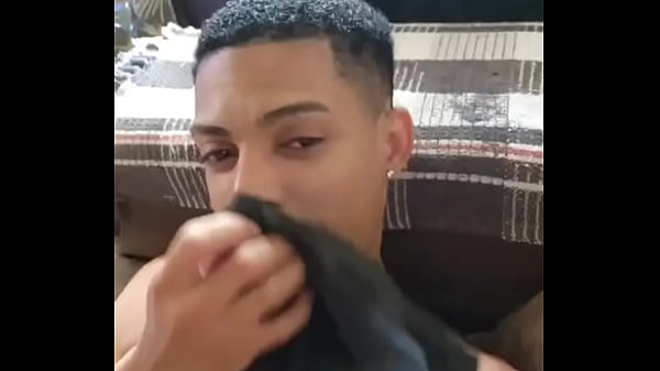 Nonton Quem Ai Gosta De Cheira Uma Cueca Quie Le Gusta Huele Las Ropas Interiores thumbnail