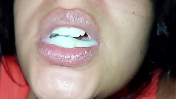 Nonton Mamada En Primer Plano !! Vas A Sentir Que Te La Est&aacute;n Mamando A Ti ! Fue Un Regalo Del D&iacute;a Del Amor Se Traga La Leche thumbnail