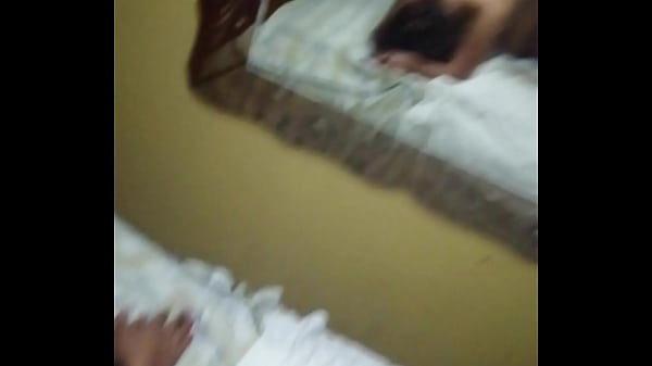 Play MP4 - Cachando rico a m&iacute; mujer