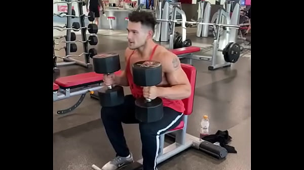 Nonton Quick Workout Before Next Shoot. Strength To Match The Aesthetics And Looks thumbnail