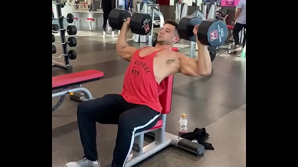 Quick workout before next shoot strength to match the aesthetics and looks 