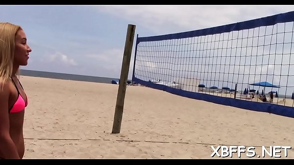 Teen babe gives a lad her pussy