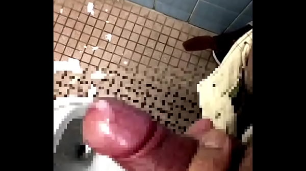 【健太郎】公園のトイレ 