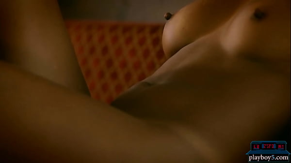 Black Brazilian MILF model_Luna Corazon hot posing