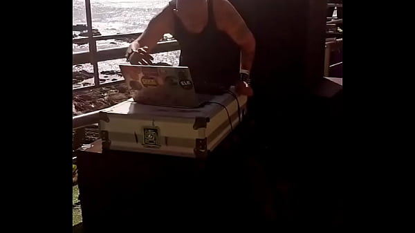 Nonton Ontem Vivemos Uma Experi&ecirc;ncia Muito Especial. Toquei No Trio Do Diadorim Na Parada Lgbtqiapn Tamb&eacute;m Tivemos Pela Prime ... thumbnail