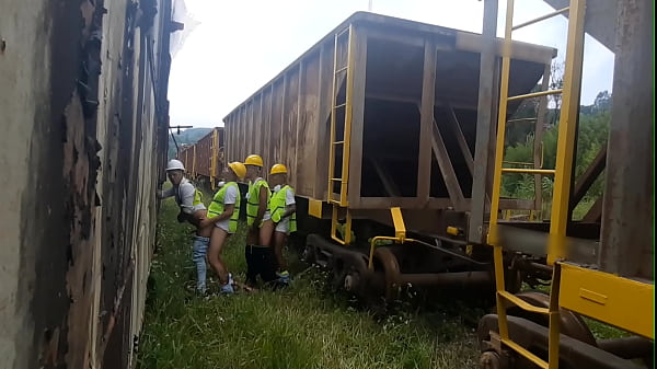 Oper&aacute;rios Foderam Gostoso O Chefe Durante A Pausa Almo&ccedil;o thumbnail