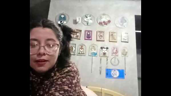 Play MP4 - Maria se entrena para ser penetrada