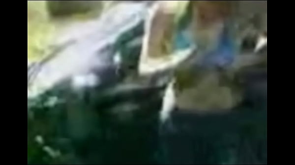 Guarra valenciana mamandosela a un grupo 