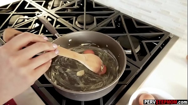 Horny_busty MILF stepmom takes a big cock for_breakfast