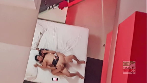 C&aacute;mara escondida pov techo show cuckold esposa regia follando frente a su marido 2 