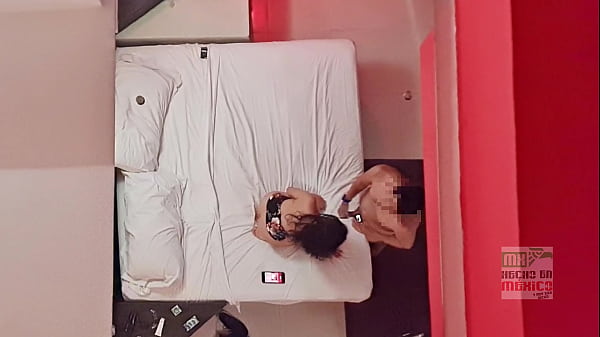 C&aacute;mara escondida pov techo show cuckold esposa regia follando frente a su marido 2
