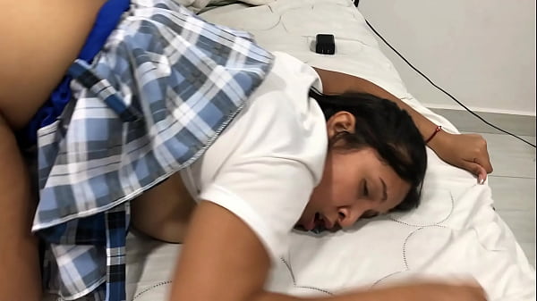 le orde&ntilde;o su polla con mi boca 