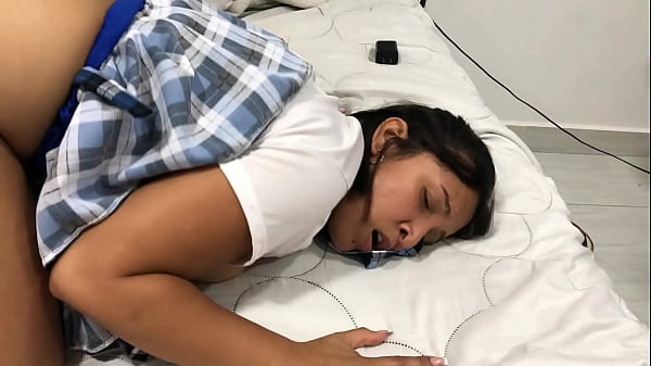 mefollo ami hermanstra yme corro en susenormesy deliciosas tetas