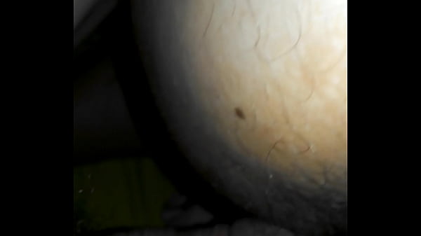 Gorda sendo dedada pelo seu macho 