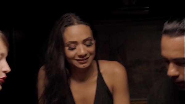 Eu gosto &eacute; de bandidos com cara de mal 