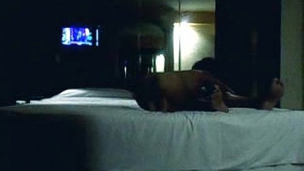 Hotwife cogida analmente y grita rico 