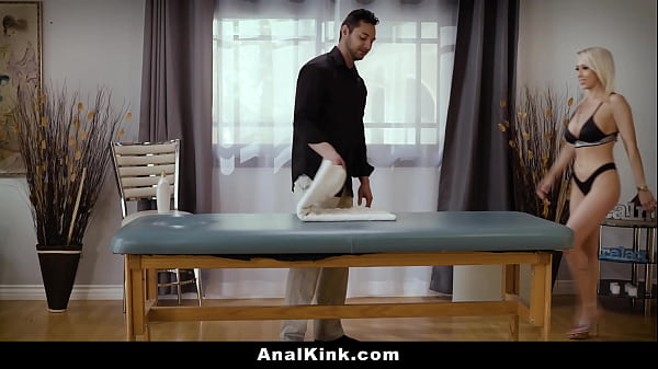 The massage guy getting a chance to have anal with the milf analkink