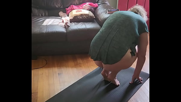 Play MP4 - Morning Yoga With Hot Mature Milf&excl;