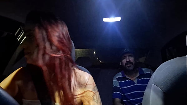 Play MP4 - Casada trabalha de motorista de aplicativo e faz sacanagens com passageiros&excl;