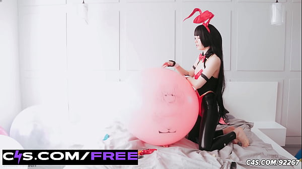 Play MP4 - Sexy Anime Balloon Popping with Latex-Clad Selenite