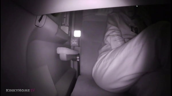 Play MP4 - What did she do&quest; Does she masturbate on the train&quest; Hidden Orgasm&quest;