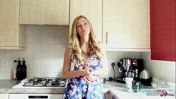 Huge Boobs Cougar Get Rough No Condom Sex thumbnail