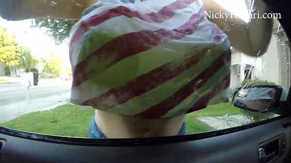 Nicky Ferrari Lavando Carros Con Final Feliz. thumbnail
