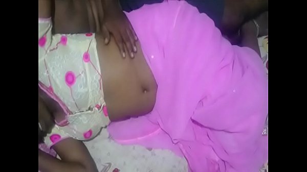 Desi hot pink saree aunty_fleshy navel kissing