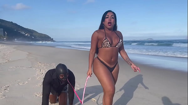 Aylla gattina levando seu submisso para da um passeio na orla 