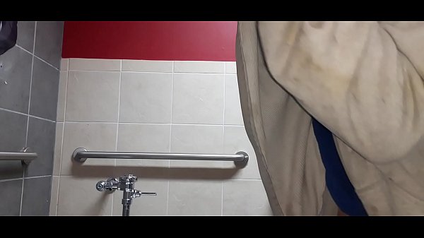 Play MP4 - Fingering and tasting ass and cumming at burger king