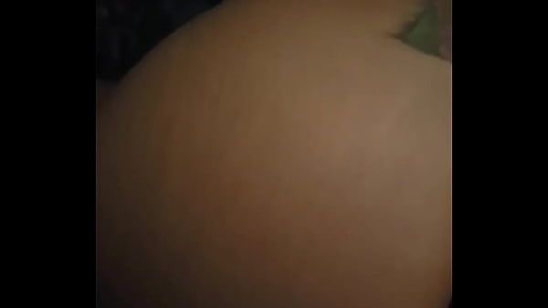 Casada y cojiendo de_perrito