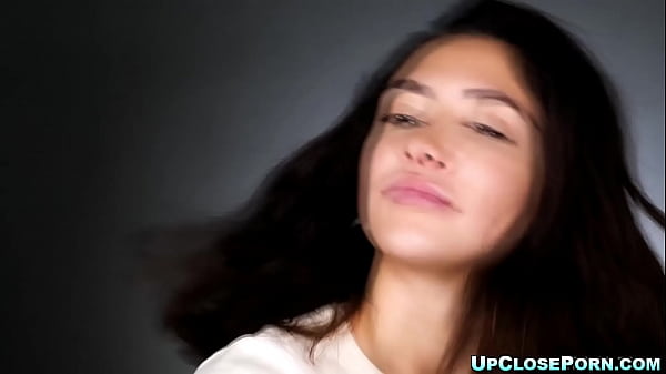 Teen masturbates with vibrator until she cums