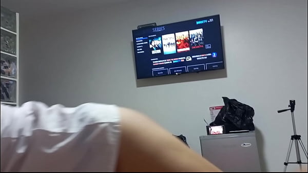 Play MP4 - grupo divertido de estudiantes hacen fantasias sexuales&excl;&excl; grupo de tres estudiantes van a un hotel despues de clases y realizan porno casero para celebrar que aprobaron matematicas