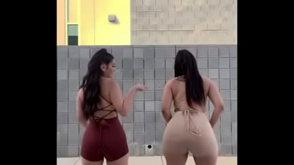 Super_Sexy Girl Walking CandidTight Leggings_Perfect_Ass Booty 006