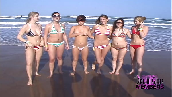 College Girls Don't Realize That Its Not A Nude Beach thumbnail