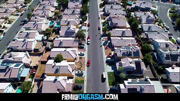 Nonton Shark Milf Stepmother Tastes Her Daughter In Law Trimmed Pussy thumbnail