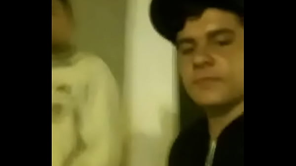 Minperra cachonda penetrada en cuatro mientras caminamos