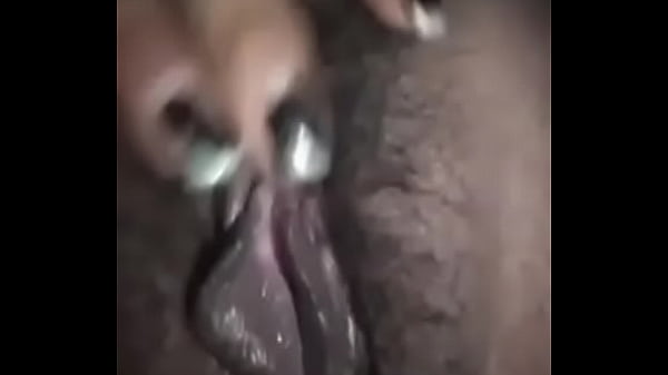 Mí prima_putita metiendose los dedos